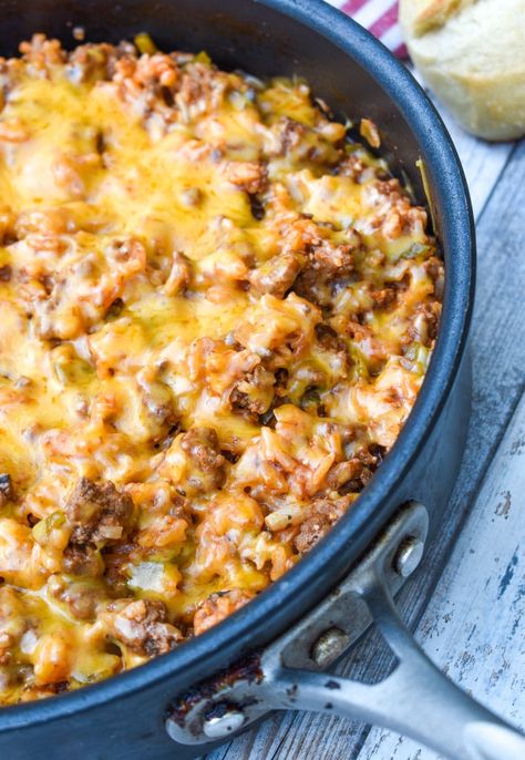 unstuffed pepper recipe in a black skillet Unstuffed Pepper Skillet, Stuffed Pepper Skillet, Pepper Skillet, Unstuffed Peppers, Electric Skillet Recipes, Chicken Cornbread, Pepper Recipe, Electric Skillet, Skillet Recipes