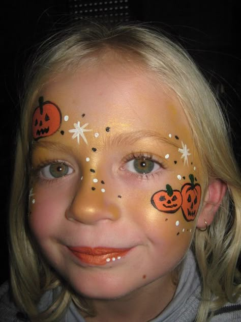 Halloween Facepainting Simple, Simple Halloween Face Painting, Halloween Maquillage, Maquillage Halloween Simple, Halloween Makeup For Kids, Halloween Infantil, Halloween Makeup Easy, Face Painting Halloween, Face Painting Designs