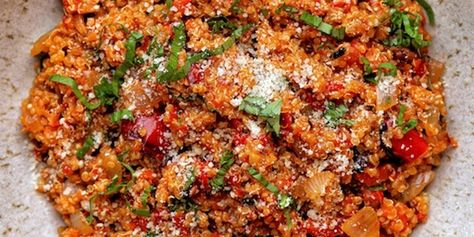 Roasted Red Pepper Quinoa, Red Quinoa Recipes, Red Pepper Quinoa, Pepper Quinoa, Side Dishes For Salmon, Piquillo Peppers, Roasted Red Pepper Sauce, Red Quinoa, Red Pepper Sauce