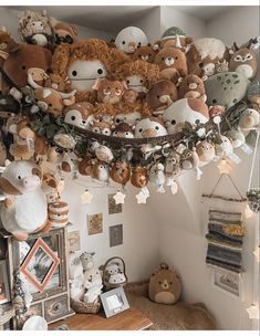 Dream Bedroom Inspiration, Aesthetic Room Ideas, Cute Diy Room Decor, Cute Bedroom Ideas, Cute Bedroom Decor, Cute Room Ideas, Cozy Room Decor, Pretty Room, Dream Room Inspiration