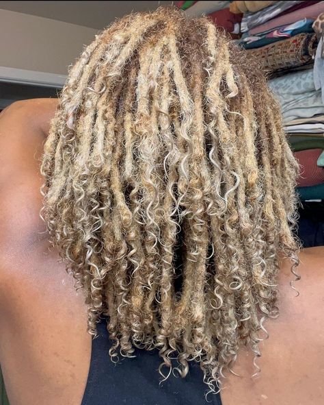 Locs Extensions Permanent, Blonde Loc Extensions, Locs Extensions, Blonde Locs, Loc Extensions, Locs Hairstyles, Platinum Blonde, Protective Styles, Pretty Hairstyles