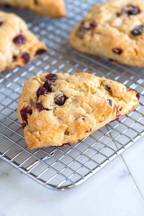 Dried cranberry scones, no eggs Cranberry Scones Recipe, Perfect Scones, Cranberry Scone, Dried Cranberry, Cranberry Orange Scones, Cranberry Scones, Orange Scones, Scones Easy, Scones Recipe