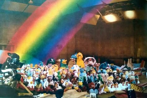 Muppet Movie 1979, The Muppets Movie 1979, Muppets Twitter Header, The Muppets Wallpaper, Muppet Aesthetic, Bunsen And Beaker, Muppet Movie, The Muppet Movie, The Rainbow Connection