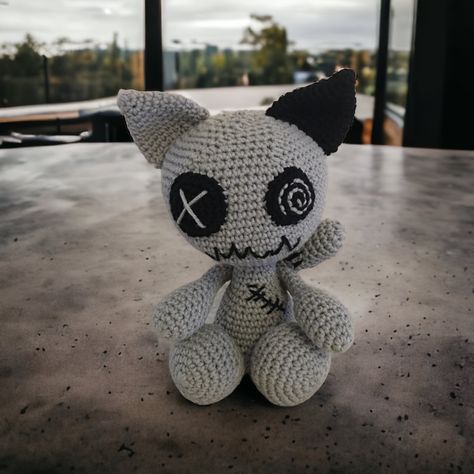 Zombie Cat Crochet Pattern Free, Zombie Crochet Pattern, Emo Crochet Ideas, Crochet Zombie Cat, Punk Crochet Patterns Free, Bear Crochet Pattern Free, Cat Crochet Pattern Free, Zombie Crochet, Crochet Vibes