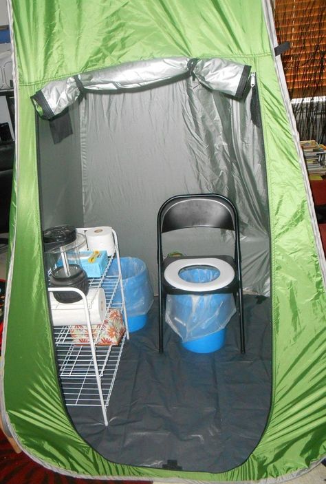 Zelt Camping Hacks, Zelt Camping, Tent Camping Hacks, Camper Awnings, Camping Diy, Camping 101, Camping Hacks Diy, Camping Toilet, Popup Camper