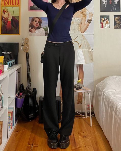 Across Body Bag Outfit, Dress Pant Casual Outfits, Navy Blue Baggy Pants Outfit, Black Dress Pants Aesthetic, Comfortable Birthday Outfits, Long Sleeve Pants Outfit, Womens Pants 2023, Blue Top And Black Pants Outfit, Scoop Top Outfit