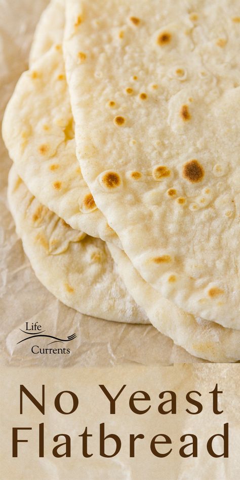 Flatbread No Yeast, Yogurt Flatbread, Flatbread Pizzas, Easy Flatbread Recipes, Yeast Free Breads, Easy Flatbread, Pita Bread Recipe, Homemade Flatbread, No Yeast Bread