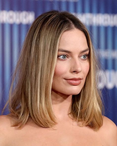 Dark Blonde Long Bob, Margot Robbie Short Hair, Blonde Collar Bone Length Hair, Dark Blonde Lob, Dark Blonde Bob, Armpit Length Hair, Blonde Lob Hair, Long Bob Hairstyles Blonde, Margot Robbie Hair