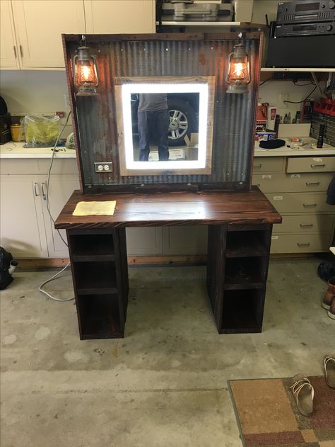 Rustic Make Up Vanity Western Bedroom Decor, Western Rooms, Rustic Vanity, Western Bedroom, Vanity Ideas, Western Homes, Western Home Decor, Diy Makeup, Western Decor