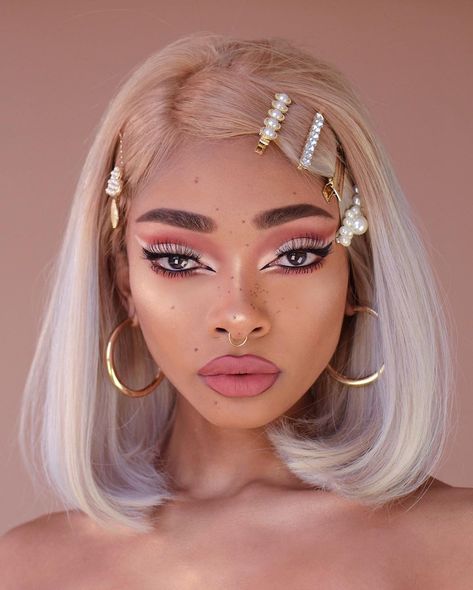 Nyane Lebajoa, Stunning Makeup, Creative Makeup Looks, Trendy Hair Color, Pretty Makeup, Creative Makeup, Aesthetic Hair, Trendy Hairstyles, Maquillaje De Ojos