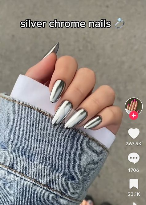 Chrome Nails Silver, Silver Chrome Nails, Gold Chrome Nails, Chrome Nail Art, Milky Nails, Chrome Nails Designs, Fall Nail Trends, Mirror Nails, Gray Nails