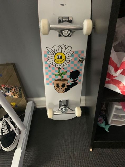 #skateboard #inspo #skate Skate 4, Skate Vibes, Dreamcore Aesthetic, Skateboard Aesthetic, Skateboard Deck Art, Skateboard Art Design, Skate 3, Skater Aesthetic, Cool Skateboards