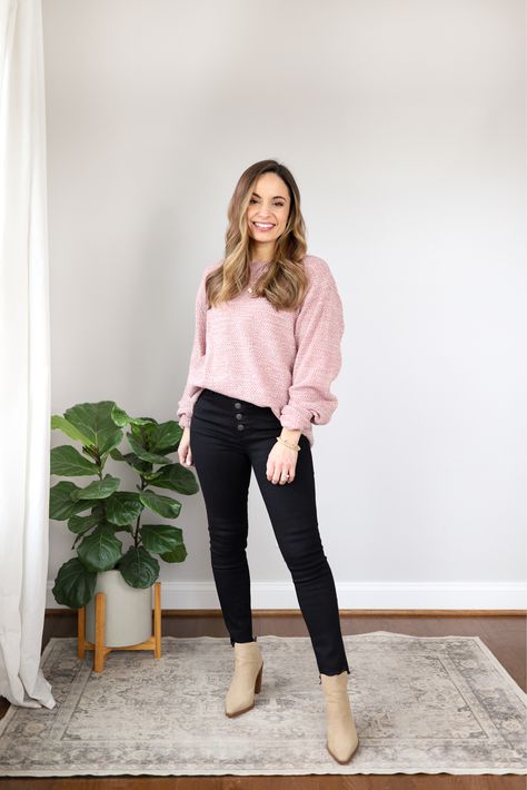 The Slouchy Light Rose Pink Bubble … curated on LTK Pink Sweater Outfit Winter, Jeans Date Night Outfit, Pink Sweater Outfit, Night Out Outfit Classy, Night Out Aesthetic, Jeans Pumps, Night Outfits Winter, Out Aesthetic, Outfits Night Out