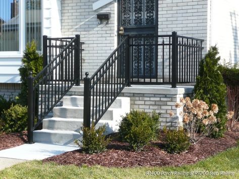 garden around the railing Porch Railings Ideas, Front Porch Railing Ideas, Concrete Front Steps, Exterior Railing, Porch Rails, Front Porch Stairs, Concrete Front Porch, Porch Railing Designs, Front Porch Railings