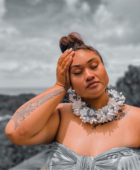 Niuean Tattoo Women, Polynesian Face Claim, Maori Culture Aesthetic, Maori Aesthetic, Samoan Woman Tattoo, Polynesian Islands Aesthetic, Polynesian Aesthetic, Womens Polynesian Tattoo, Māori Tattoo