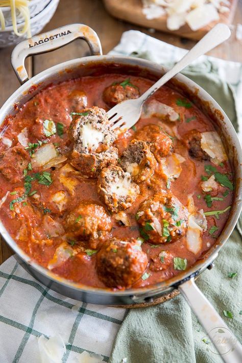 Mini Bocconcini Recipes, Bocconcini Pasta, Bocconcini Recipes, Casseroles Dinners, Lemon Bites, Savoury Pastries, Regime Keto, Tomato Sauce For Meatballs, Meatballs In Tomato Sauce