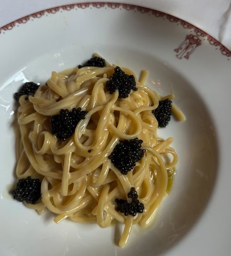 this caviar pasta deserved a spot on the feed. @maxims.de.paris Caviar Pairings, Caviar Board, Caviar Sandwich, Caviar Aesthetic, Caviar Pasta, Caviar Kaspia, Caviar Party, Weird Cravings, Olive Oil Packaging