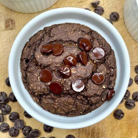 Brownie Batter Blended Baked Oats 🍫🤎 *NEW MEAL PREP RECIPE* Indulge in the ultimate breakfast treat with these decadent chocolate brownie batter baked oats! 🍫💫 Rich cocoa flavor meets hearty oats, baked to perfection for a cozy morning delight. Topped with a sprinkle of chocolate chips, it’s the perfect blend of wholesome and indulgent. Dive into a spoonful of chocolatey goodness and start your day right! Weight Watchers points 👉🏼 5 Calories 👉🏼 208 You don’t have to eat less, you just ha... Brownie Batter Blended Oats, Blended Baked Oats, Oats Baked, Blended Oats, Breakfast Brownies, Help Lower Cholesterol, Honey Chipotle Chicken, Oatmeal Granola, Yogurt Chicken