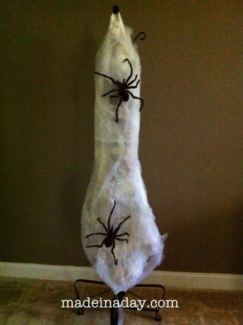 Family Recipe Ideas, Haunted Garage, Spider Eggs, Diy Spider, Boho Decor Ideas, Free Printables For Kids, Yard Haunt, Creepy Halloween Decorations, Diy Boho Decor