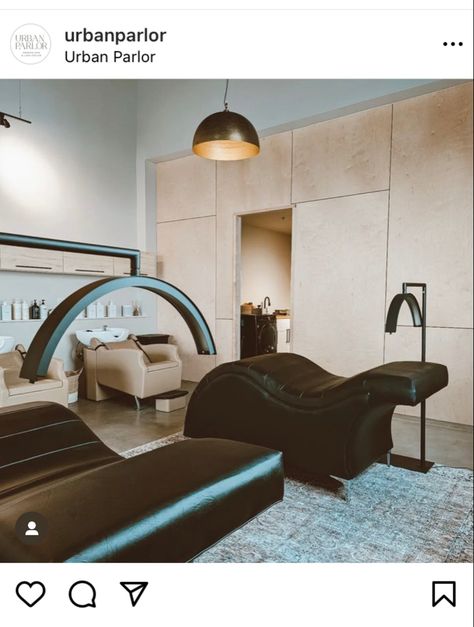 Black Spa Room Interior Design, Black Lash Room, Lash Office, Lash Bed Ideas, Lash Suite Ideas, Pmu Studio Ideas, Black Beauty Salon, Beauty Bar Salon Ideas, Pmu Studio