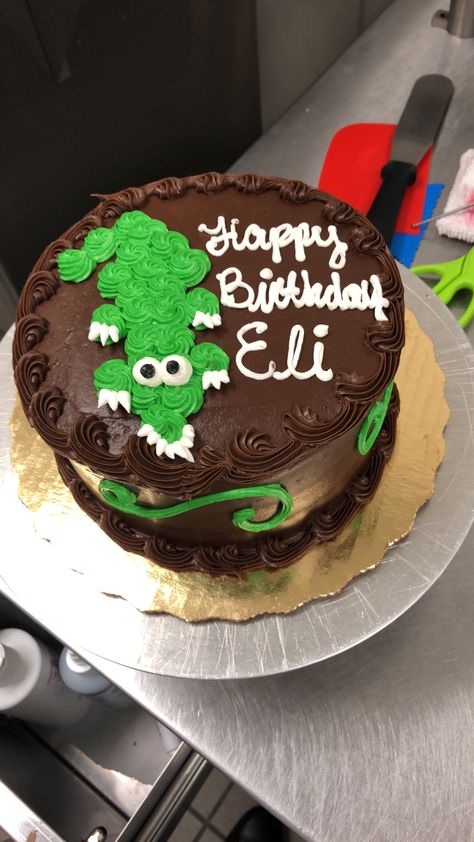 Crocodile Cake, Alligator Cake, Swimming Cake, Alligator Birthday Parties, Alligator Birthday, Teacher Cakes, Cookie Cake Designs, Cupcake Birthday Cake, 1st Birthday Cake