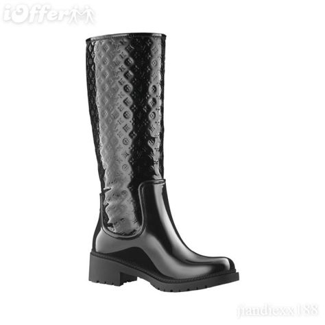 2012-louis-vuitton-splash-high-boot-in-rubber-4798 Louis Vuitton Rain Boots, Louis Vuitton Uk, Designer Rain Boots, Business Flats, Outfit Boots, Play Outfit, Classy Shoes, Twinkle Toes, We Are The World