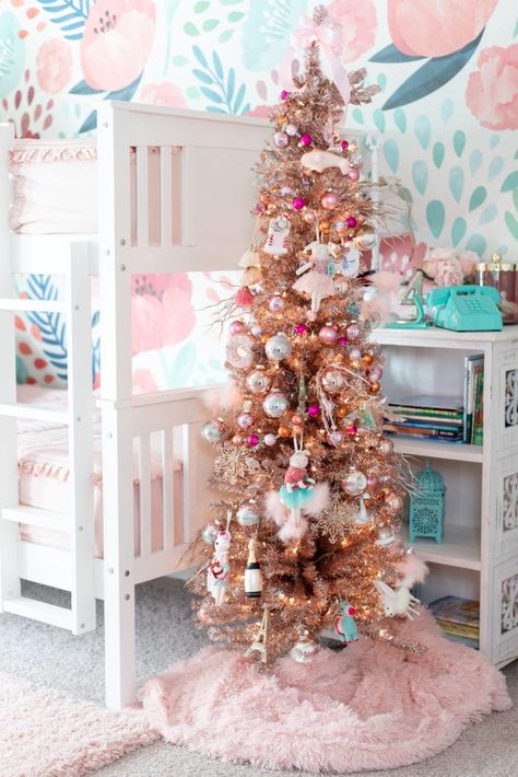 Christmas Tree On A Budget, Girly Christmas Tree, Rose Gold Tree, Rose Gold Christmas Tree, Tree Rose, Rose Gold Christmas Decorations, Christmas Decora, Pretty Christmas Trees, Target Christmas