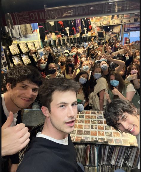 Wallows Braeden, Braeden Lemasters, Cole Preston, Dylan Minnette, Silly Photos, Best Night Of My Life, Fan Style, Horror Film, Music People