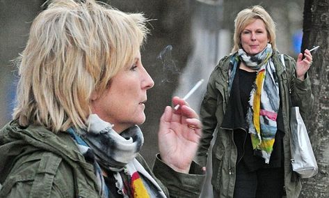 Jennifer Saunders smokes a crafty cigarette while shopping Jennifer Saunders, Dawn French, Ab Fab, Absolutely Fabulous, Women Humor, West London, Retail Therapy, Bbc, Dreadlocks