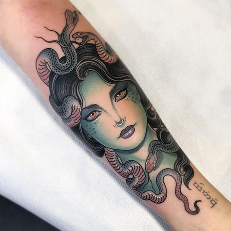 One from the other day , thanks Daniela. @thetallonco @blackgardentattoo #tattoo #tattoos #medusa #medusatattoo #snake #snaketattoo #girl… Medusa Tattoo Color, Tattoos Medusa, Green Tattoos, Medusa Tattoo Design, Worlds Best Tattoos, Girl Face Tattoo, Statue Tattoo, Pisces Tattoos, Red Rose Tattoo