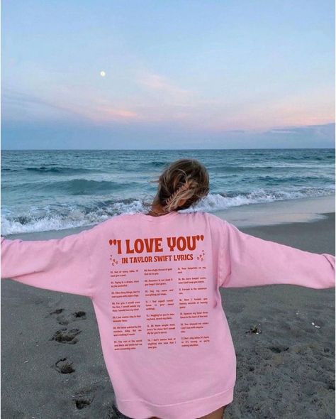 Concert Taylor Swift, Love Yourself Lyrics, Taylor Swift Shirts, Taylor Swift Tour Outfits, Swift Tour, Estilo Taylor Swift, Aesthetic Hoodie, Taylor Swift Outfits, Taylor Swift Concert