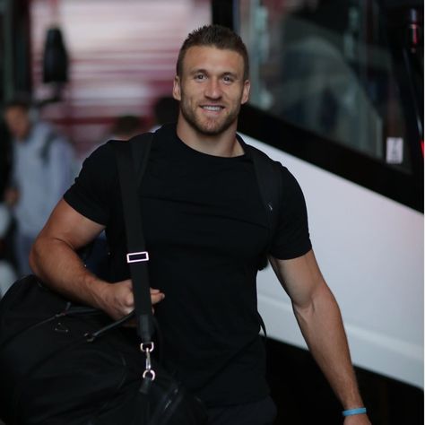 Kyle Juszczyk, Buzzfeed Articles, He Is Coming, I Call You, Walking Alone, Waiting For Him, Sweet Nothings, Story Writing, Football Fans