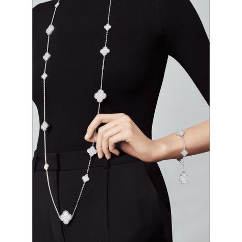 Magic Alhambra long necklace, 16 motifs-Stones Diamond(s) : 488 stones, 16.92 carats Invisible clasp white gold Size Chain length : 48.0 inches Alhambra Bracelet, Van Cleef & Arpels, Luxury Logo Design, Fragrance Gift, Luxury Logo, Van Cleef Arpels, Asymmetrical Design, Blue Agate, Van Cleef