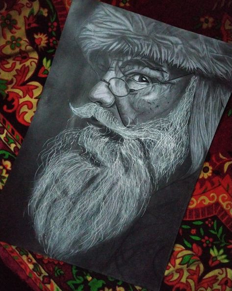 Inktober Illustration, Santa Claus Drawing, Sketching Painting, Christmas Sketch, Santa Paintings, Sketchbook Artist, Marilyn Monroe Portrait, Painting Pencil, Realistic Sketch