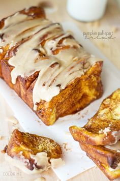 Pumpkin Pull Apart Bread. Tastes like a warm, ooey, gooey pumpkin cinnamon roll! Pumpkin Pull Apart Bread, Cinnamon Pull Apart, Cinnamon Pull Apart Bread, Bread Pull Apart Recipes, Pumpkin Treats, Recipe Girl, Pull Apart Bread, Cinnamon Bread, Fall Time