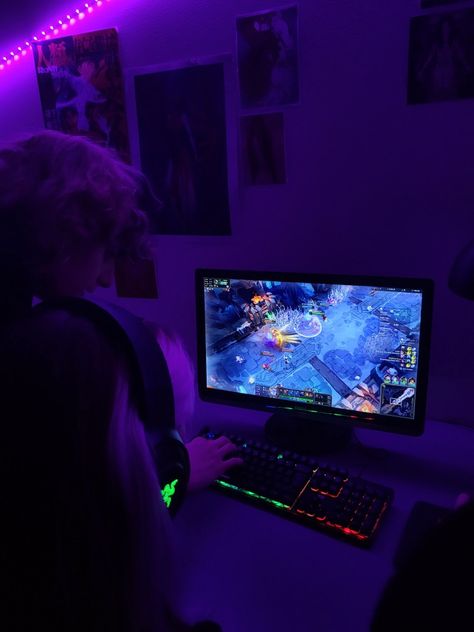 league of legends Heeseung Gamer, League Of Legends Background, League Of Legends Aesthetic, League Of Legends Gameplay, Game Coc, Aesthetics List, League Of Legends Game, Legend Games, Gamer Pics