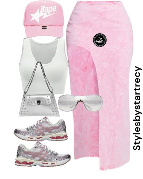 Outfits With Pink Bubble Slides, Pink Kappa Slides Outfit, Pink Summer Activewear For Streetwear, Pink Summer Streetwear Hat, Summer Baddie, Tomboy Fits, Vacation Outfits Women, Instagram Link In Bio, Outfit Combos