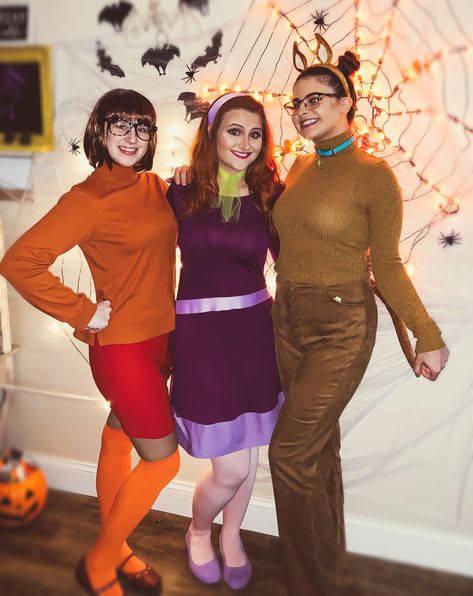 Mystery Gang Costumes, Velma Costume Ideas, Scooby Halloween Costumes, Scooby Costume, Hallowing Costumes, Scooby Doo Diy Costume, Scooby Halloween, Gang Costumes, Velma Daphne