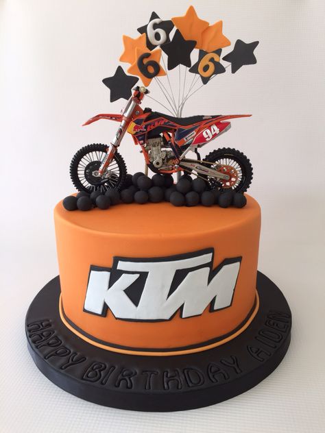 KTM motor cross cake Motorbike Cakes, Motor Cake, Motocross Cake, Bolo Motocross, Motorcycle Birthday Cakes, Motorbike Cake, Bike Cake, Bike Birthday Parties, Motorcycle Cake