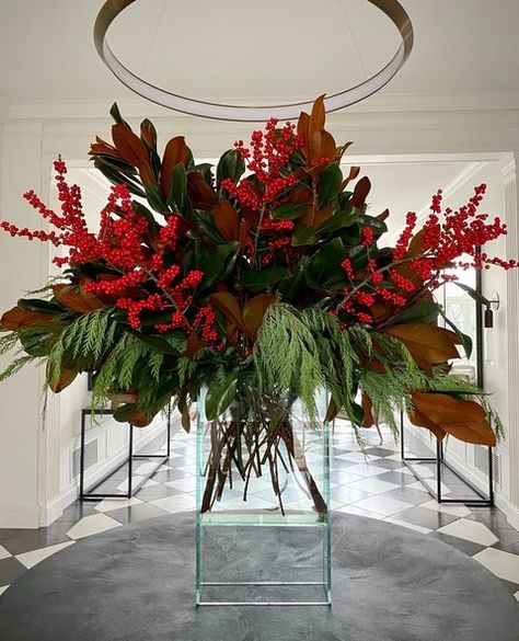 winter floral arrangements Modern Holiday Floral Arrangements, Modern Christmas Floral Arrangements, Floral Arrangements Winter, Flower Arrangements Winter, Christmas Greenery Arrangements, Holiday Flower Arrangements, Winter Flower Arrangements, Christmas Floral Designs, Holiday Floral Arrangements