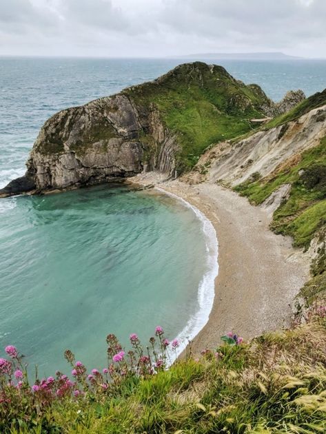 France By Train, Cool Restaurants, Lulworth Cove, Durdle Door, Jurassic Coast, Bordeaux France, Instagrammable Places, Medieval Town, What To Eat