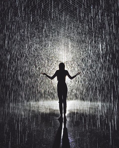 Walking through rain without feeling a drop. Such a beautiful experience in the #rainroom at @lacma #lastory 💦 Faerie Photography, Rainy Day Photography, Rain Dance, Intro Template, Rain Photo, I Love Rain, Love Rain, Walking In The Rain, Cool Poses