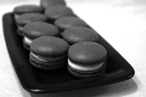 Black macaron #yourworldincolour #black Red And Black Macarons, Goth Macarons, Black Macrons, 21st Aesthetic, Black Sesame Macarons, Black Macarons, Grey Macarons, Rainbow Board, French Macaroons