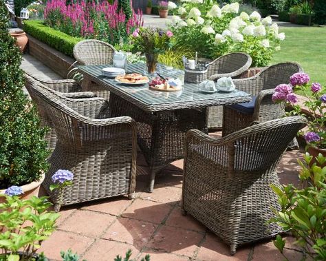 Patio Surfaces, Country House Garden, Garden Dining Table, Outdoor Dinner Parties, Budget Garden, Luxury Outdoor Furniture, Alfresco Dining, Outdoor Dinner, Garden Dining