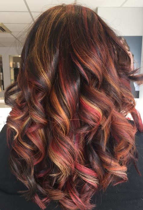 Burgundy Hair With Copper Highlights, Brown Trendy Hair, Pbj Hair, Dark Spring Hair, Red And Gold Highlights, Spring Hair Color Trends, Dark Spring, Balayage Ideas, Spring Hair Color