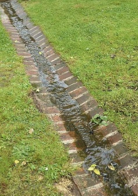 Garden Stream, Landscape Drainage, Backyard Drainage, French Drain, Have Inspiration, Water Features In The Garden, Rain Garden, Front Yard Landscaping Design, Garden Bed