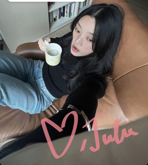 Julie Cho, Life Vision Board, Tin Tin, 사진 촬영 포즈, Old Fashion Dresses, Style Goals, Pose Ideas, My Vibe, Casual Fits