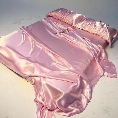 Pink satin sheets Everything Pink, My New Room, The Floor, Pink Aesthetic, Savannah, Girly Things, Savannah Chat, Pretty In Pink, Home Design