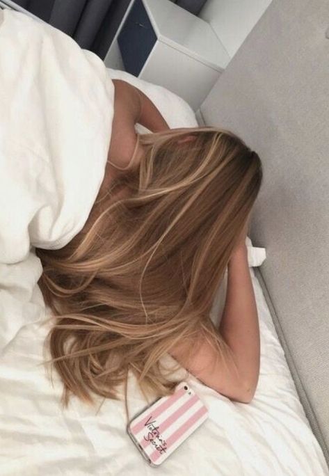 Pin by Anna maría on My friends & I hair styles | Hair styles, Long hair styles, Balayage hair Summer Blonde Hair, Honey Brown Hair, Brown Hair Inspo, Brunette Hair With Highlights, Dirty Blonde Hair, Honey Blonde Hair, Brown Hair Balayage, Blonde Hair Inspiration, Haircuts Straight Hair