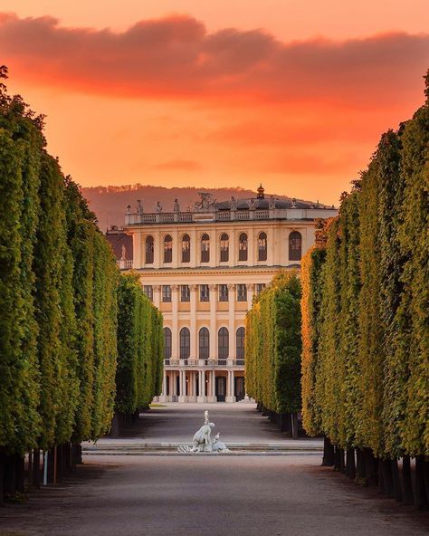 Vienna Waits For You, Schönbrunn Palace, U Bahn, Beautiful House Plans, Dream City, Beautiful House, Central Europe, Beautiful Sunset, Holiday Travel